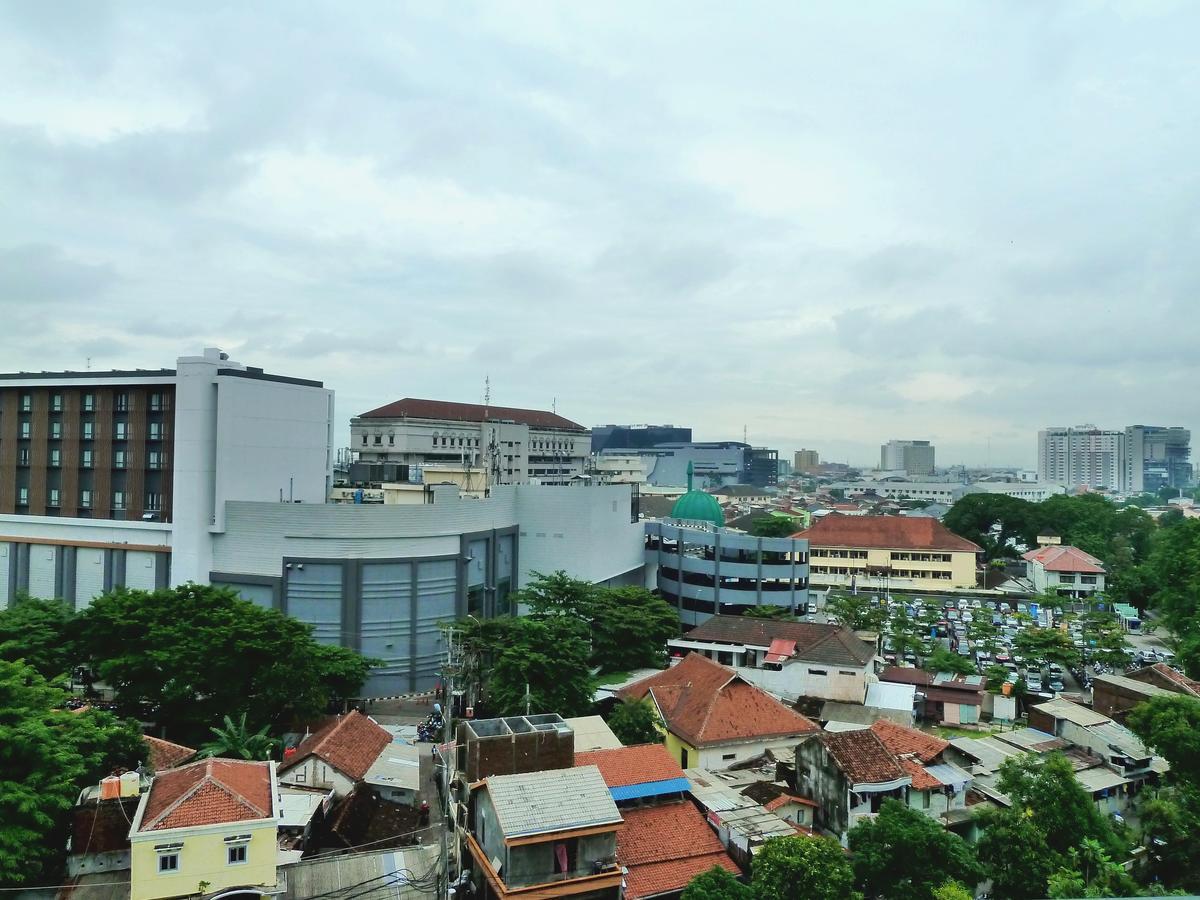 Pinnacle Apartment Pandanaran Semarang Exterior photo