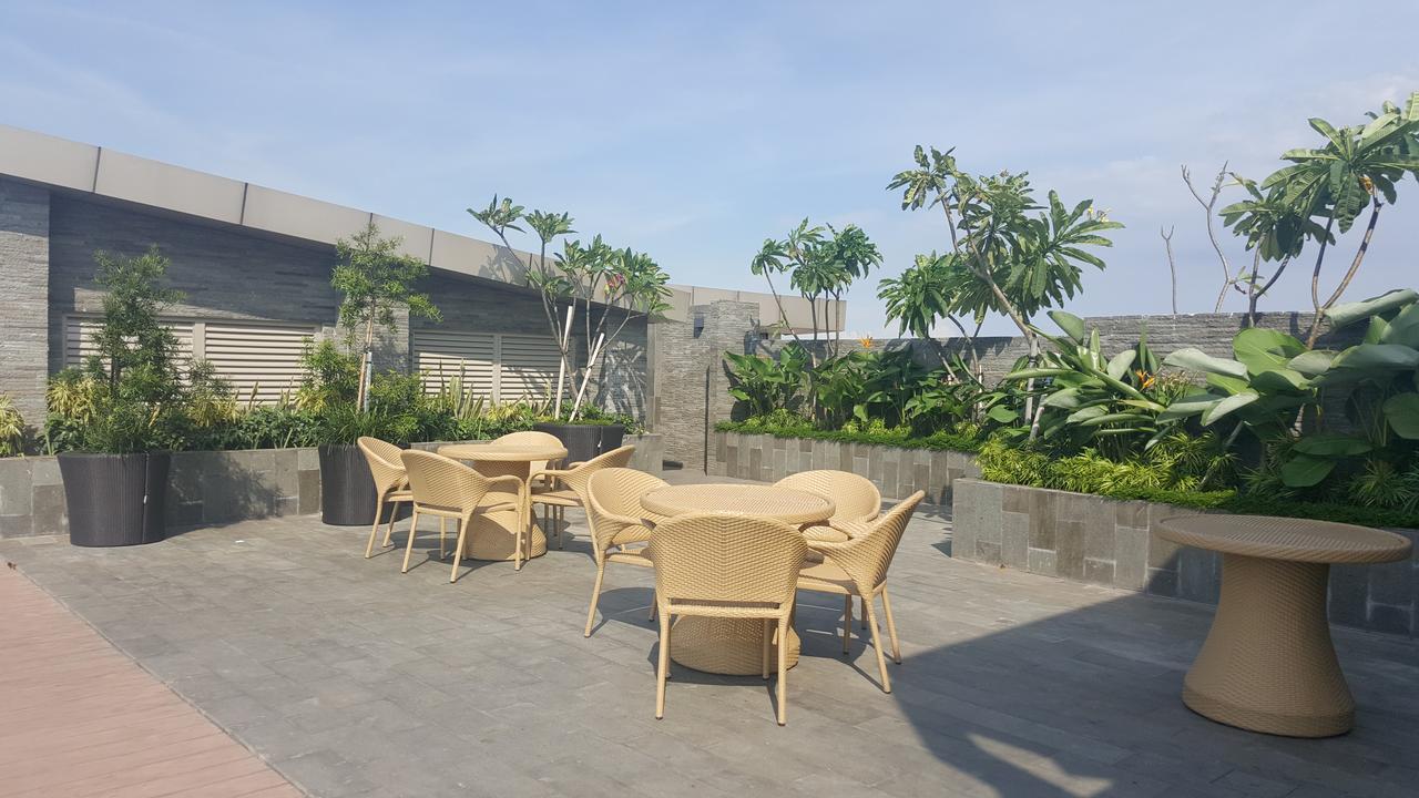 Pinnacle Apartment Pandanaran Semarang Exterior photo